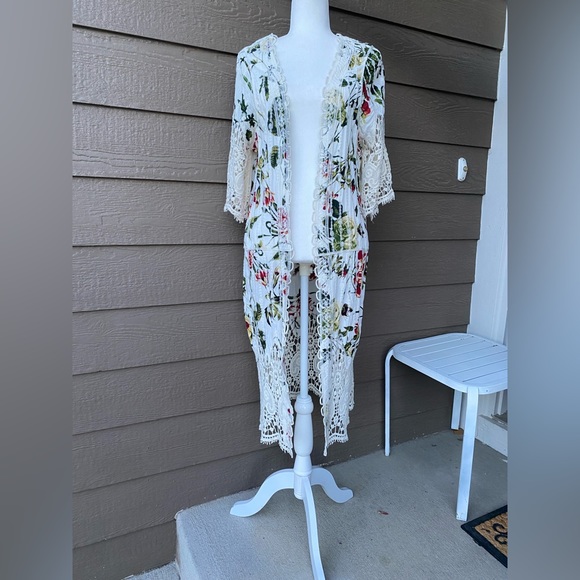 Papillon Cream Floral and Lace Duster Open Front Women’s size S/M - Picture 2 of 16